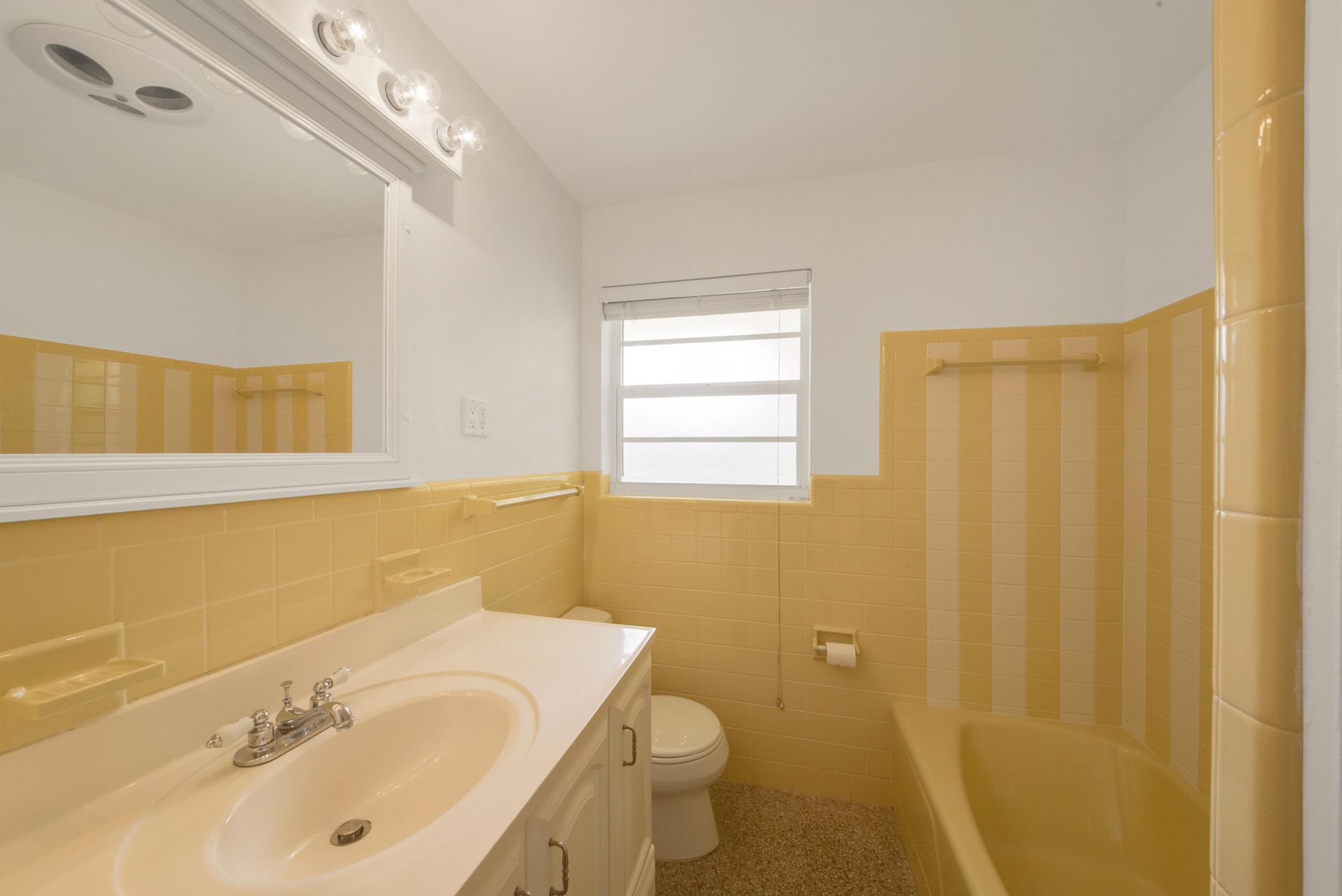 2022 Collier Avenue, Lake Worth, FL 33461 Photo