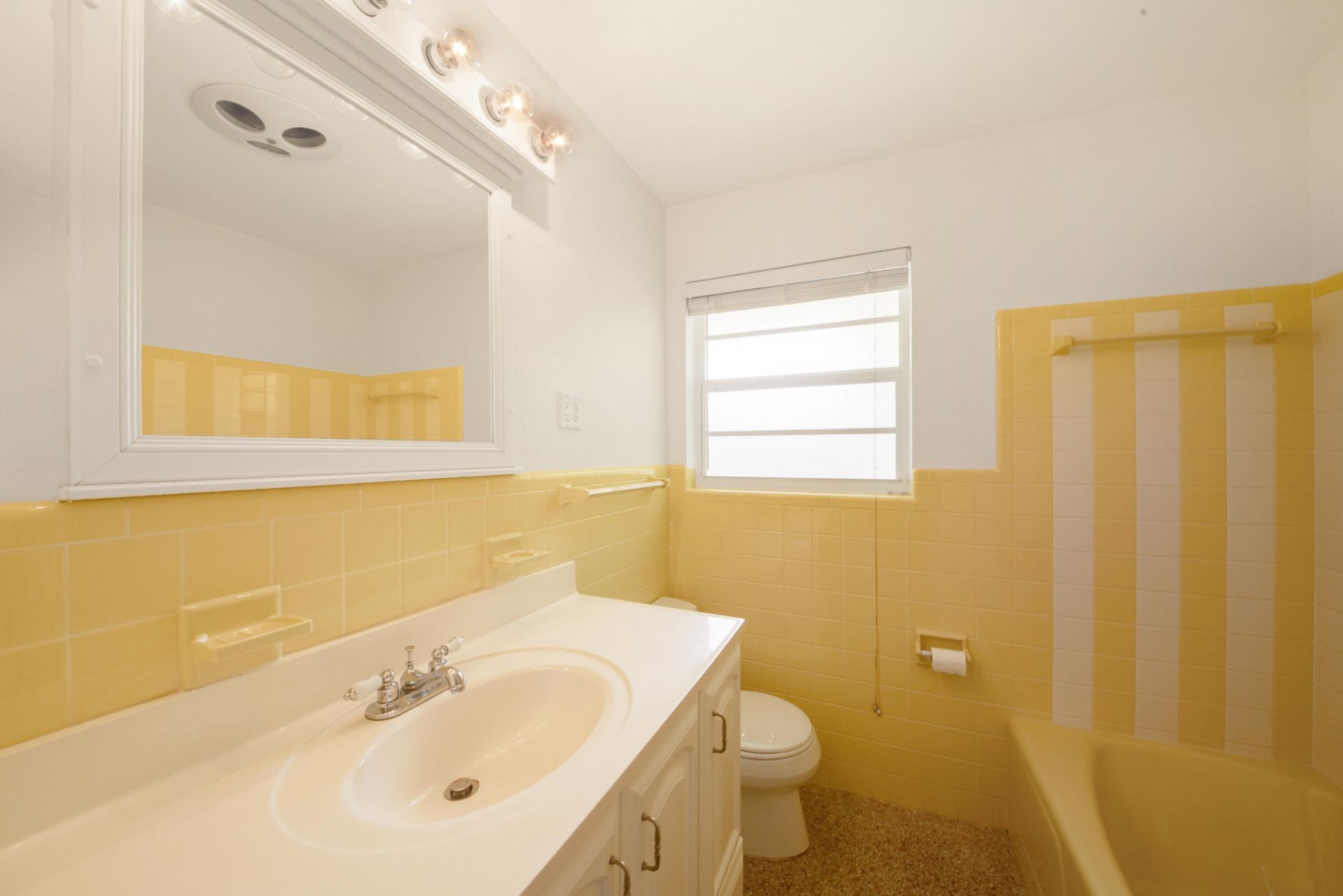 2022 Collier Avenue, Lake Worth, FL 33461 Photo