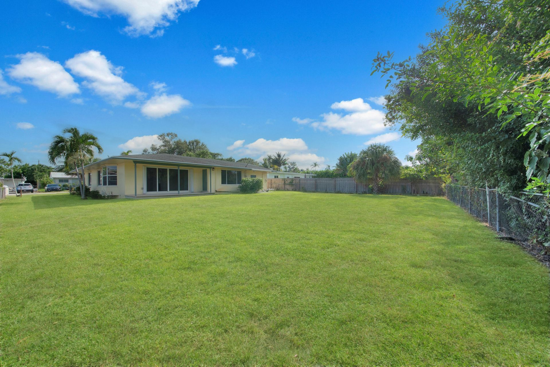 2022 Collier Avenue, Lake Worth, FL 33461 Photo