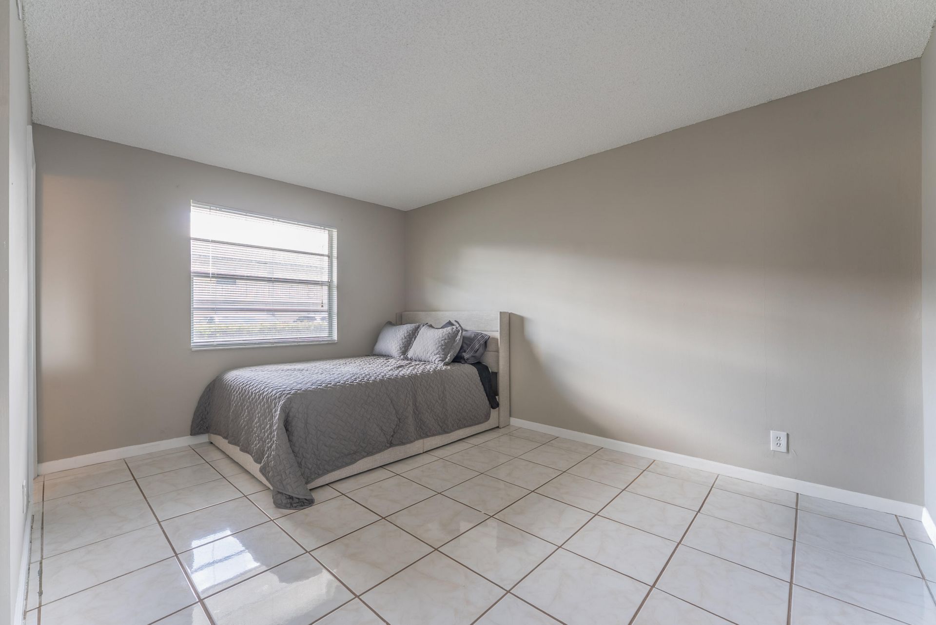 720 N Dixie Highway, Unit 603, Lantana, FL 33462 Photo