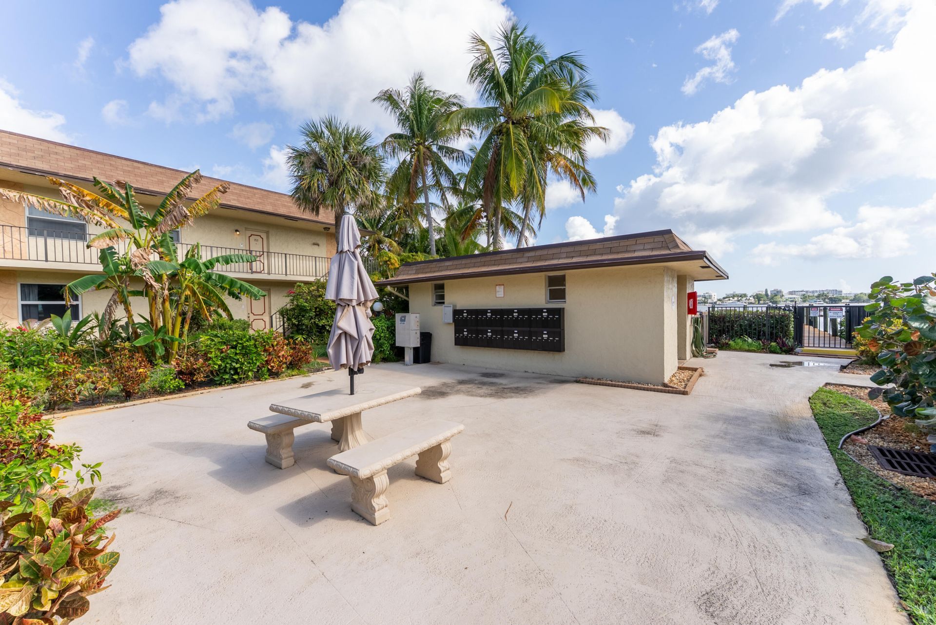 720 N Dixie Highway, Unit 603, Lantana, FL 33462 Photo
