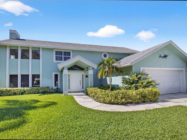 6701 Hillside Lane, Lake Worth, FL 33462