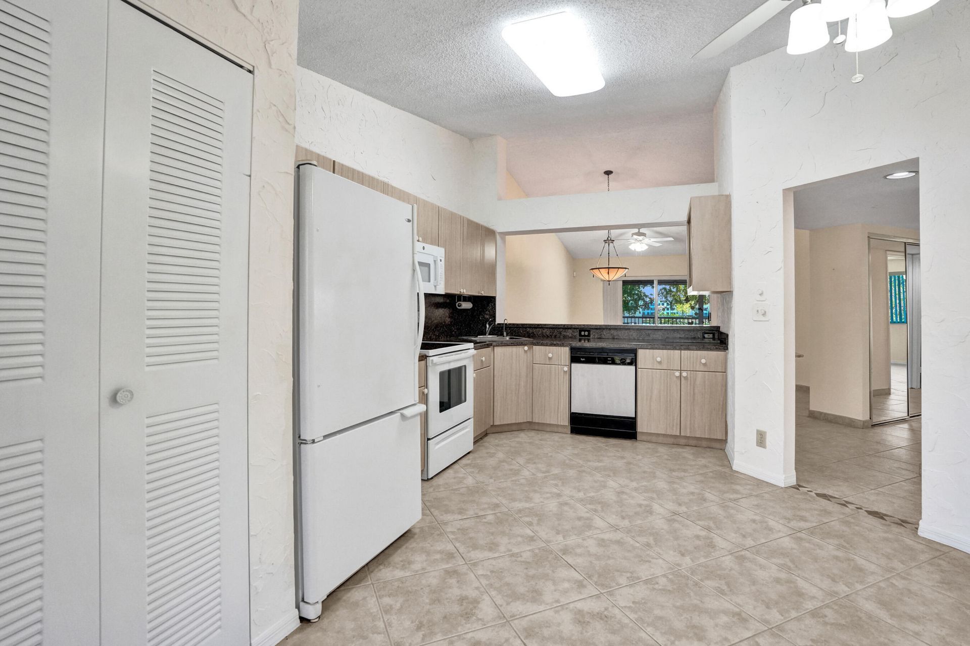 7243 S Devon Drive, Tamarac, FL 33321 Photo