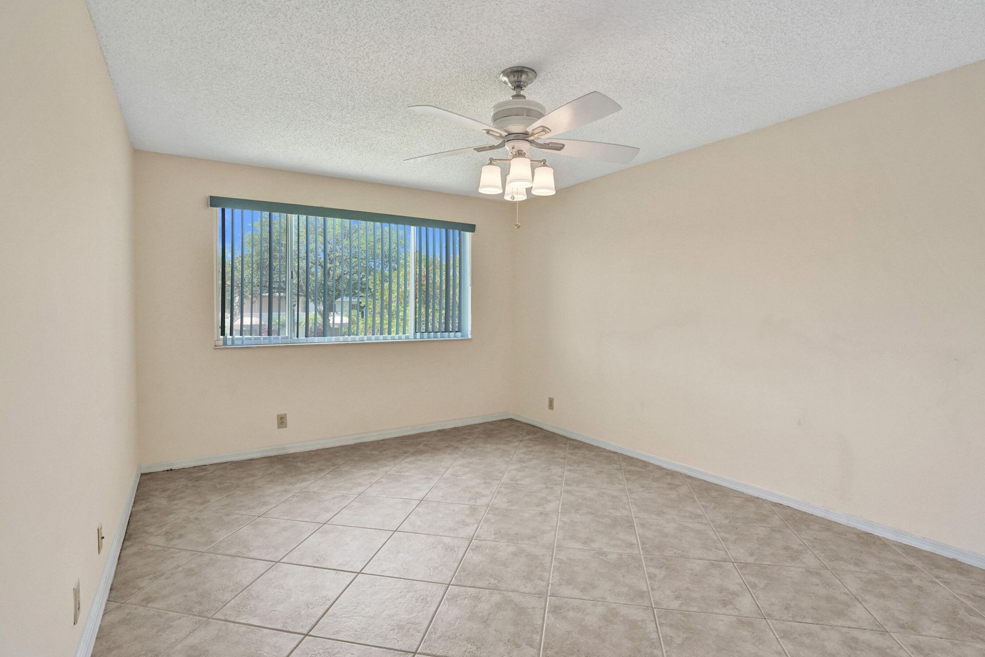 7243 S Devon Drive, Tamarac, FL 33321 Photo