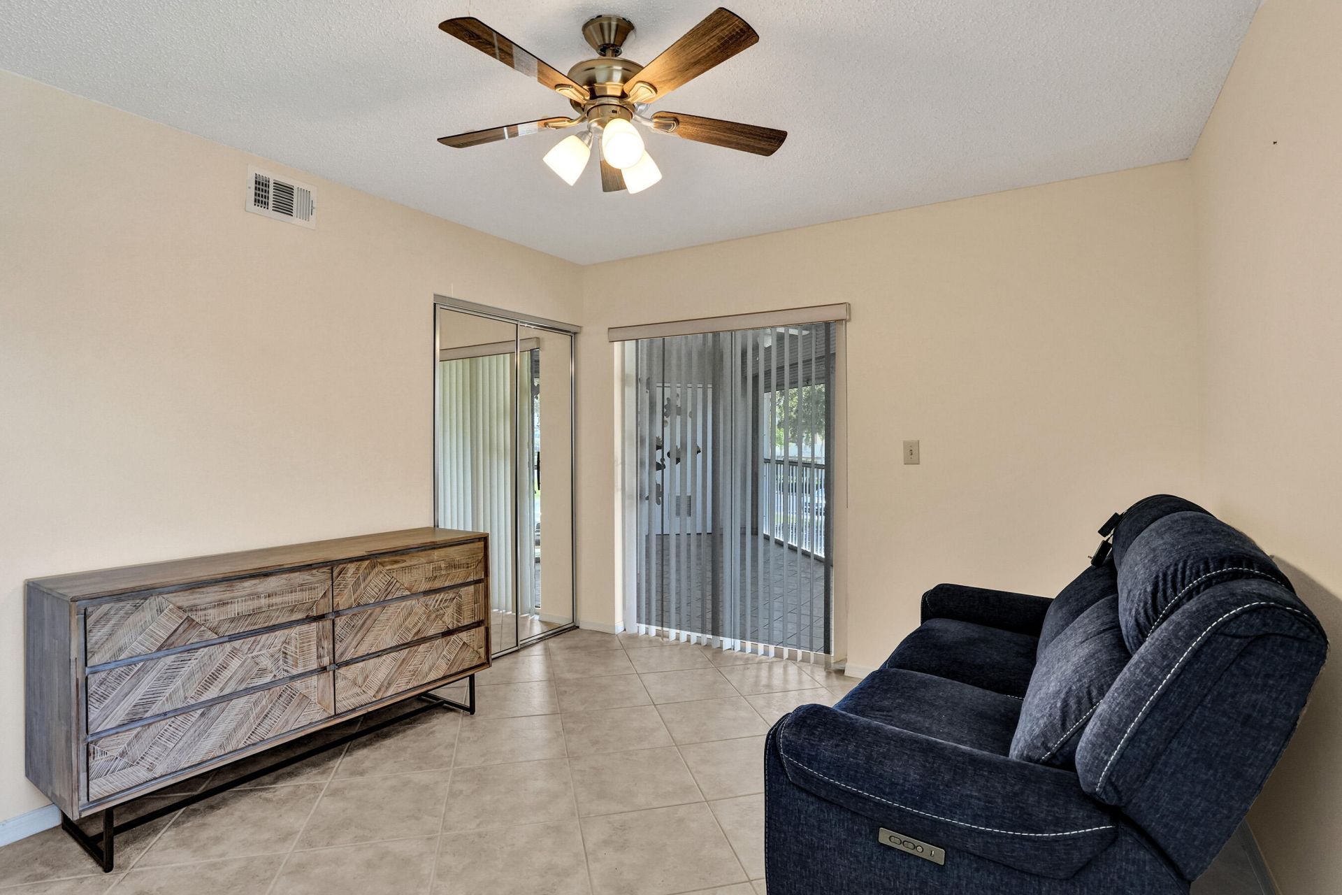 7243 S Devon Drive, Tamarac, FL 33321 Photo