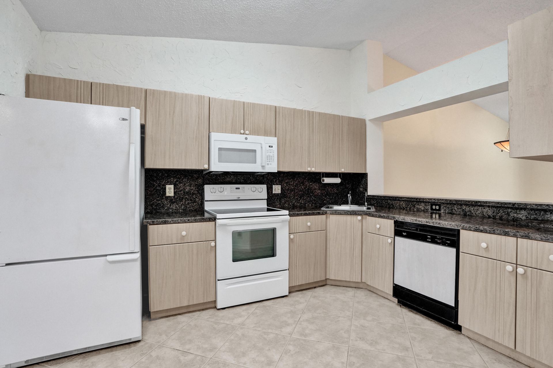 7243 S Devon Drive, Tamarac, FL 33321 Photo