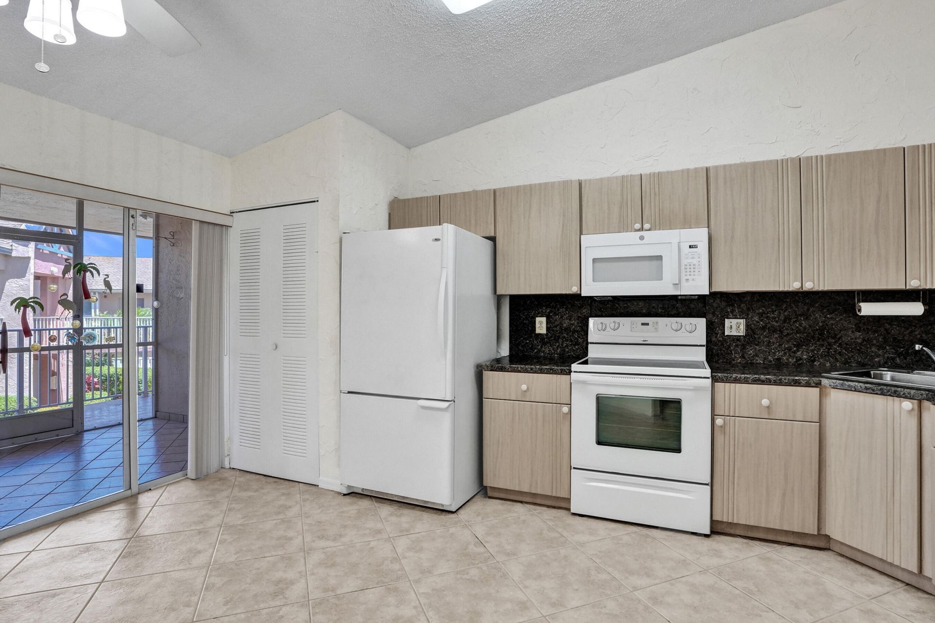 7243 S Devon Drive, Tamarac, FL 33321 Photo