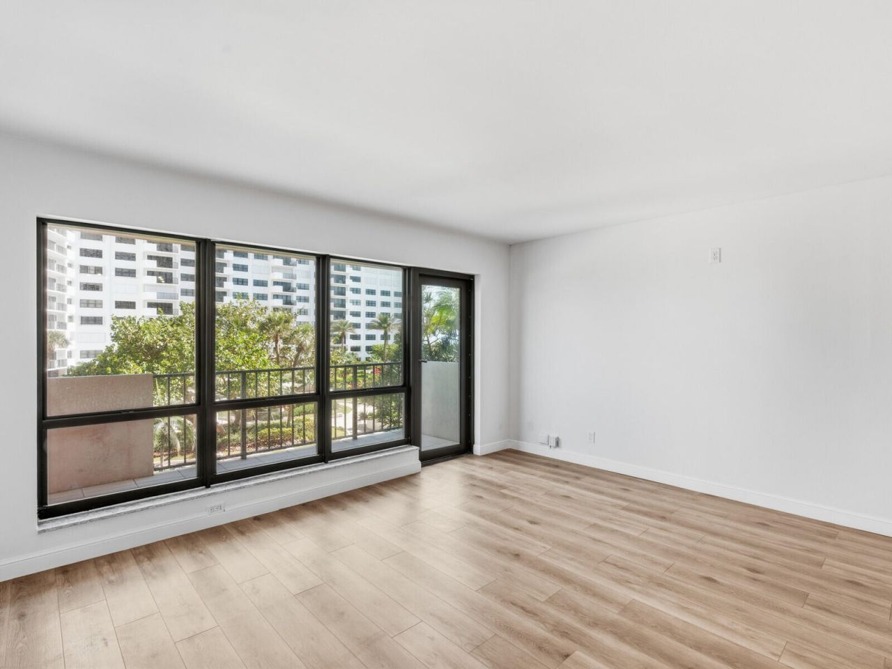 5000 N Ocean Boulevard, Unit 306, Lauderdale by the Sea, FL 33308 Photo
