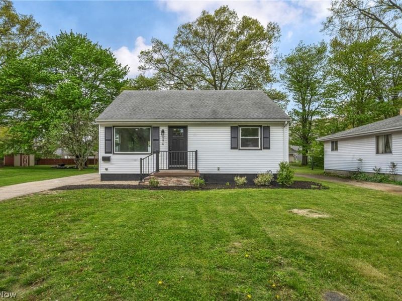 174 Tomahawk Drive, Avon Lake, OH 44012 Photo 2