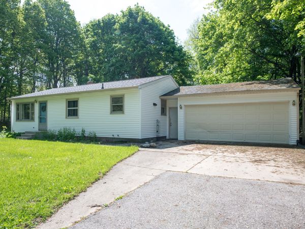 153 W E Avenue, Kalamazoo, MI 49009