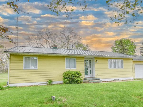 305 Ridge Road, Quincy, MI 49082