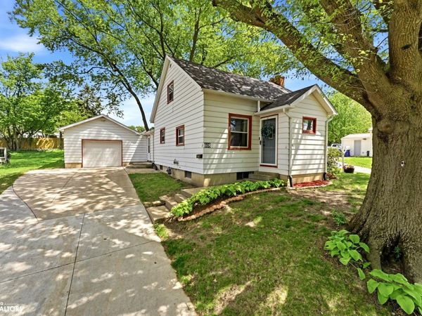 608 S Ave B, Washington, IA 52353