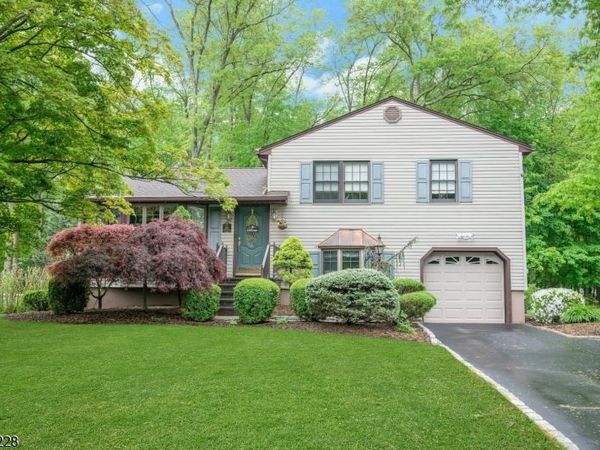 92 Louis St, Hanover, NJ 07981