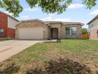 13717 Canyon Ranch Road, Fort Worth, TX 76262
