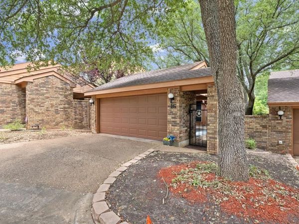 16 Village Green Court, Denison, TX 75020