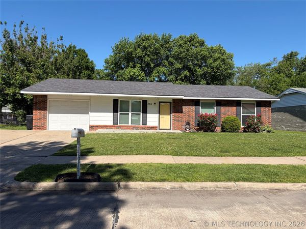 304 Heron Circle, Pryor, OK 74361