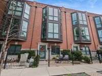 2007 N Hoyne Avenue, Chicago, IL 60647 primary photo