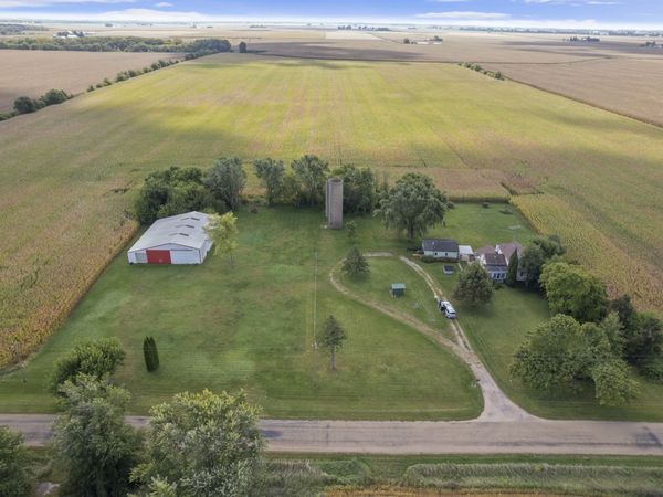 2012 N 45th Road , Leland, IL 60531