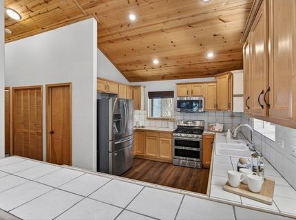 10694 Laurelwood Drive, Truckee, CA 96161 Photo
