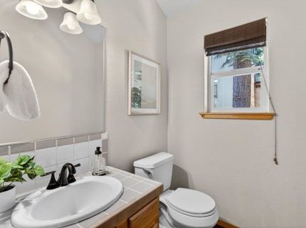 10694 Laurelwood Drive, Truckee, CA 96161 Photo