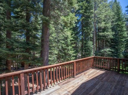 10694 Laurelwood Drive, Truckee, CA 96161 Photo