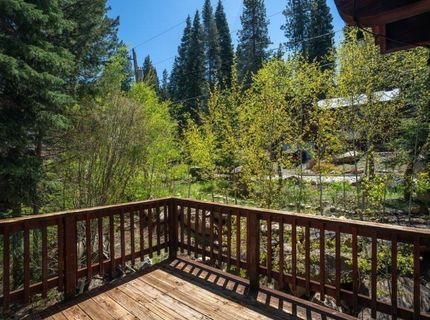 10694 Laurelwood Drive, Truckee, CA 96161 Photo