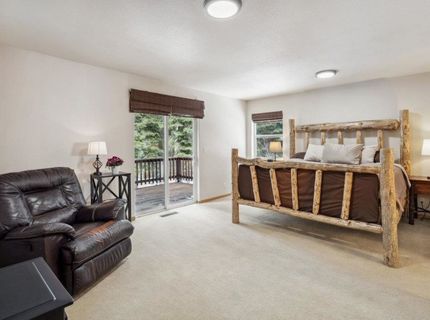 10694 Laurelwood Drive, Truckee, CA 96161 Photo