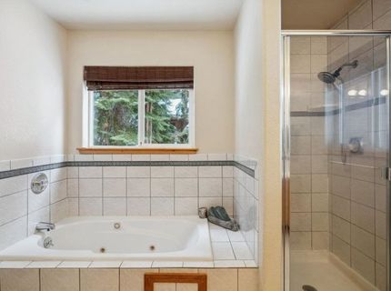 10694 Laurelwood Drive, Truckee, CA 96161 Photo