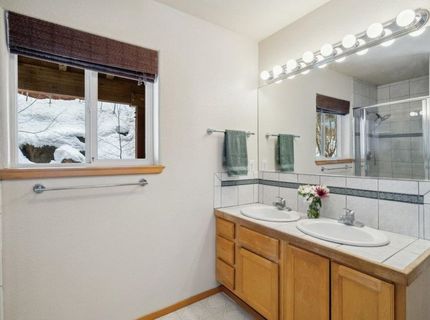10694 Laurelwood Drive, Truckee, CA 96161 Photo