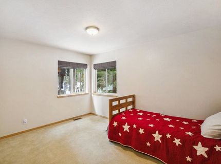 10694 Laurelwood Drive, Truckee, CA 96161 Photo