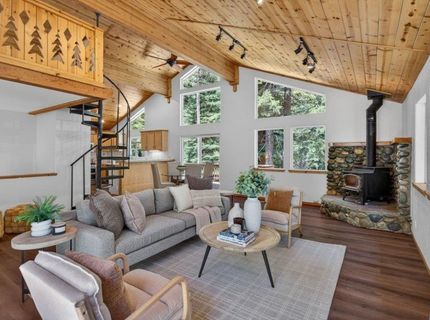 10694 Laurelwood Drive, Truckee, CA 96161 Photo