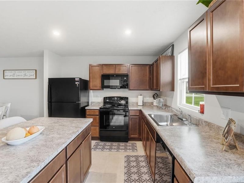 5908 Cresting Drive, Middletown, OH 45042 Photo 12