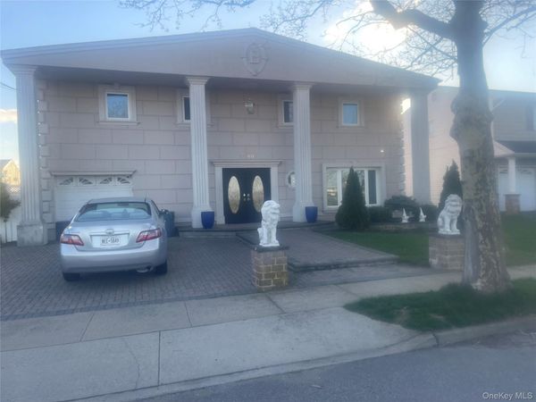 3780 Greentree Drive , Oceanside, NY 11572