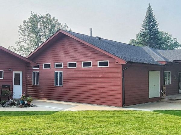 212 Lake Avenue NE, Clearbrook, MN 56634