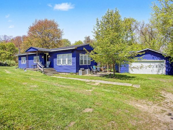 7181 E Beach Drive, South Haven, MI 49090