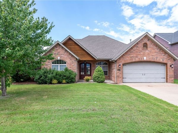 3902 SW Banbury Drive , Bentonville, AR 72712