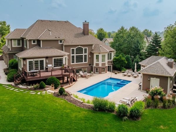 W210N5415 Carters Crossing CIRCLE, Menomonee Falls, WI 53051