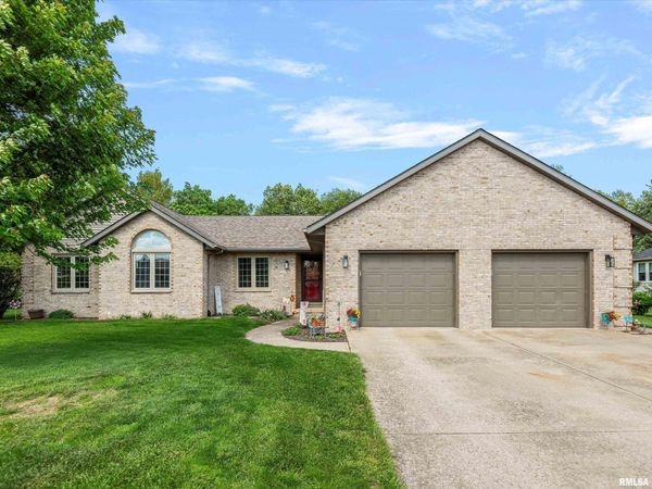 213 PIMLICO Chase, Sherman, IL 62684