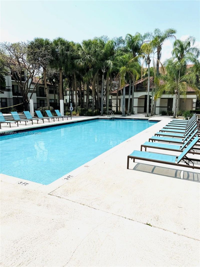 520 S Park Rd, Unit 16-12, Hollywood, FL 33021 Photo