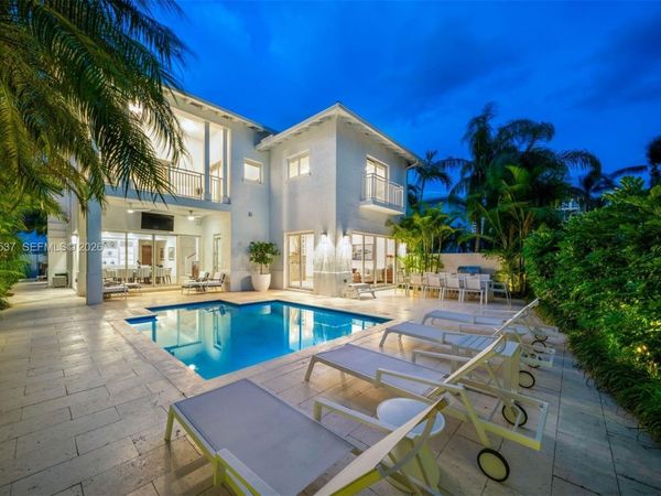 3 Turtle Walk , Key Biscayne, FL 33149