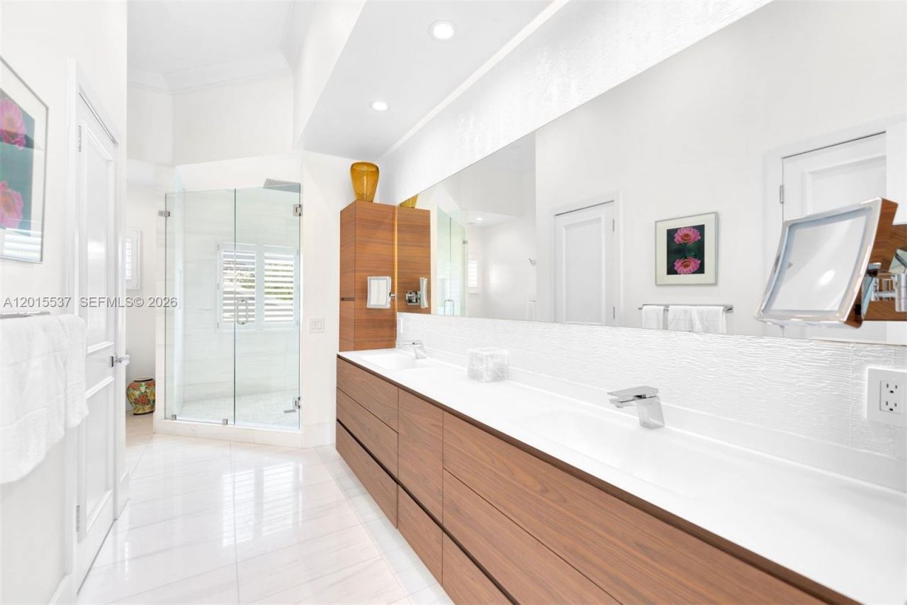 3 Turtle Walk , Key Biscayne, FL 33149 Photo