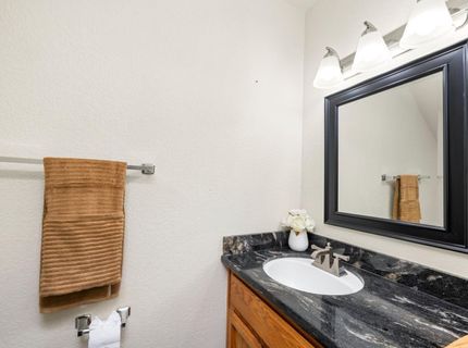 150 Creekside Cir, Sacramento, CA 95823 Photo