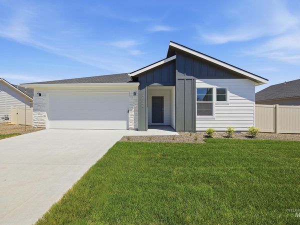 7128 E Marble Springs Dr, Nampa, ID 83687