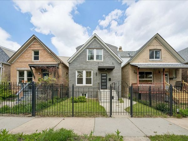 3424 W Beach Avenue , Chicago, IL 60651
