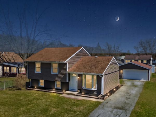 127 N Cedar Lane, Glenwood, IL 60425