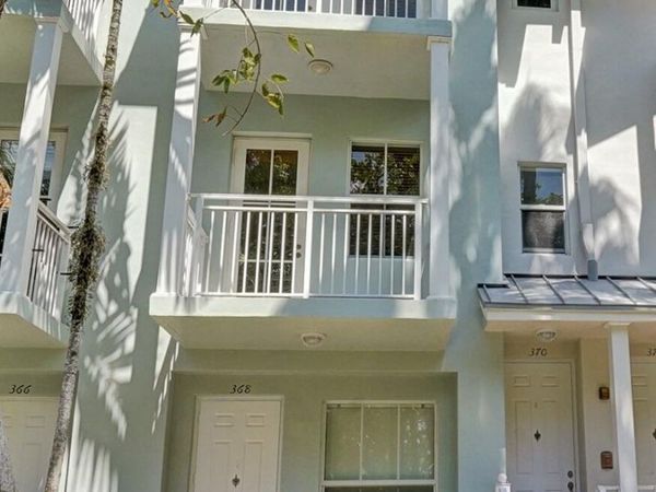 1304 SW 3rd Court, Unit 1304, Fort Lauderdale, FL 33312