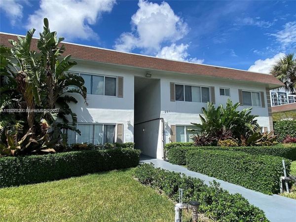 151 SE 6th Avenue, Unit 3, Pompano Beach, FL 33060