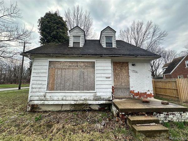 14910 Mapleridge Street, Detroit, MI 48205