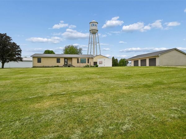 201 Union Street, Olin, IA 52320