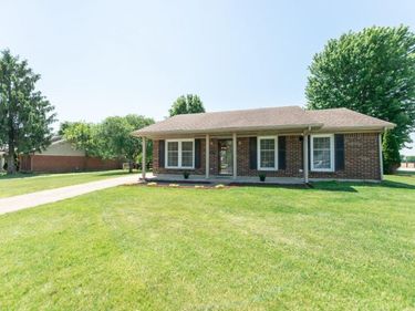 100 Chestnut Lane, Versailles, KY 40383
